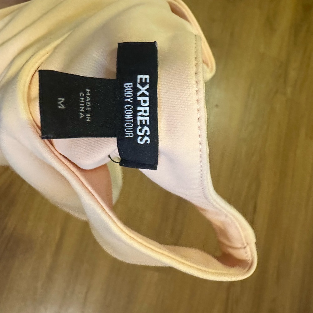 Express Body Contour top - Picture 3 of 3